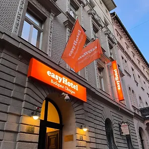 ホテル イージーホテル オクトゴン, ブダペスト